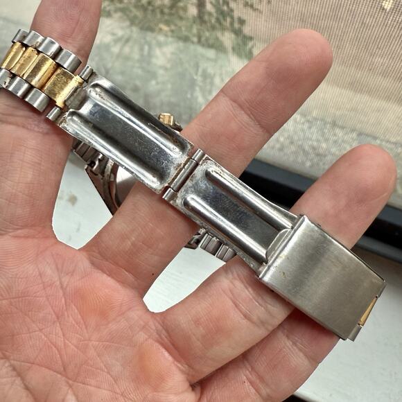 Vintage Armitron Pro All Sport Two-Tone Diver Black Dial Y143A Turtle Case Watch - Picture 7 of 9